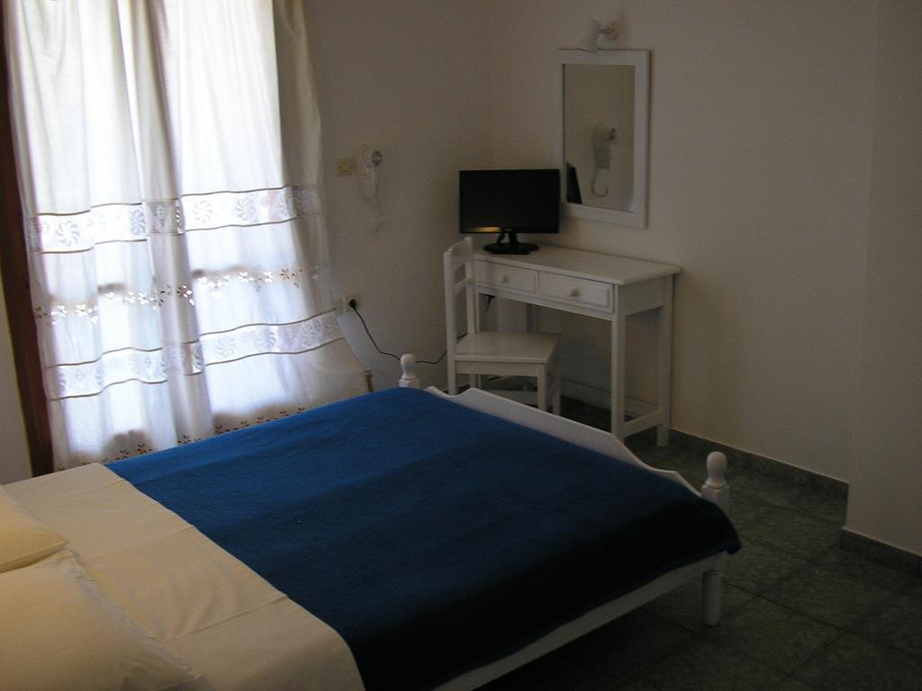 Finikas Santorini Ξενοδοχείο Καμάρι Δωμάτιο φωτογραφία