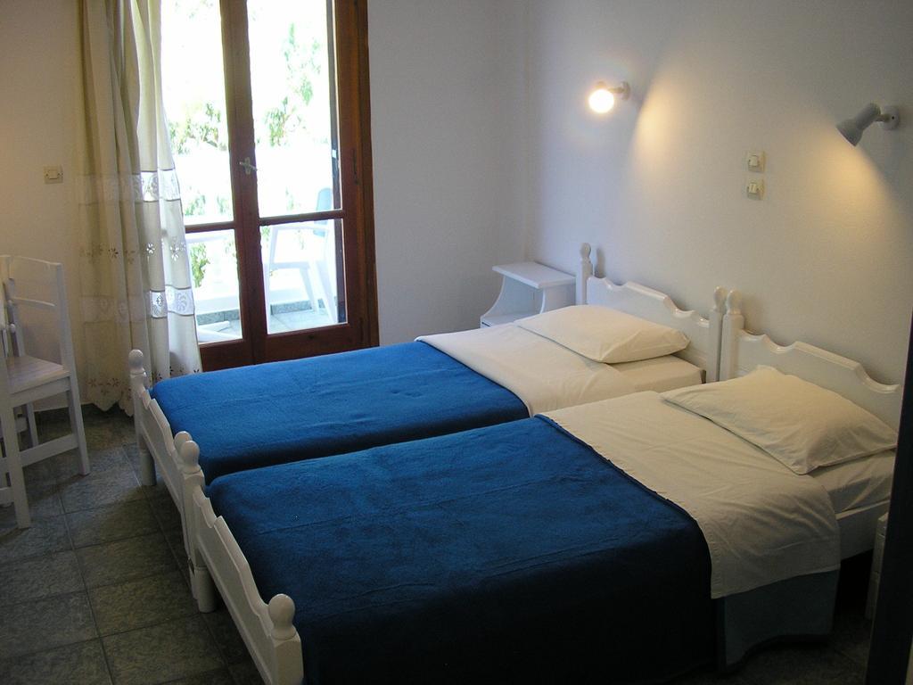 Finikas Santorini Ξενοδοχείο Καμάρι Δωμάτιο φωτογραφία